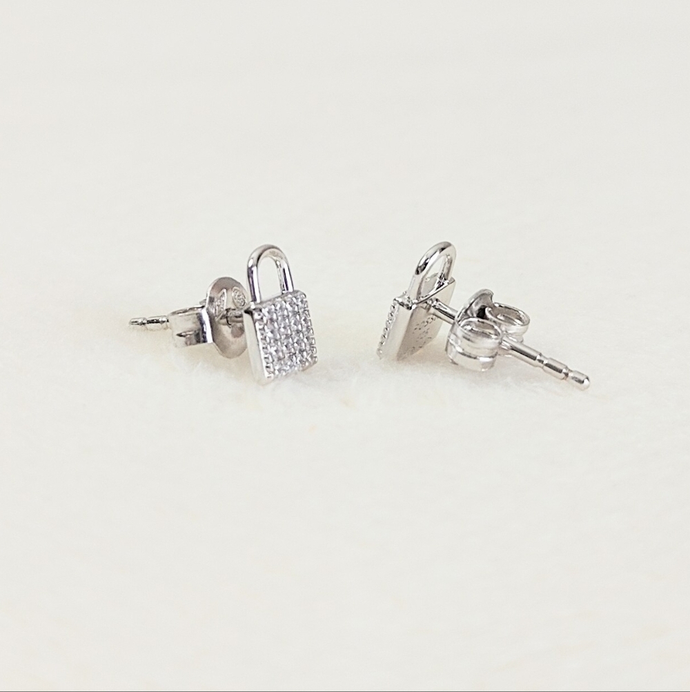 Fossil Sterling Silver Lock Earrings Cz Studs .925 White Gold Tone Lock And Key